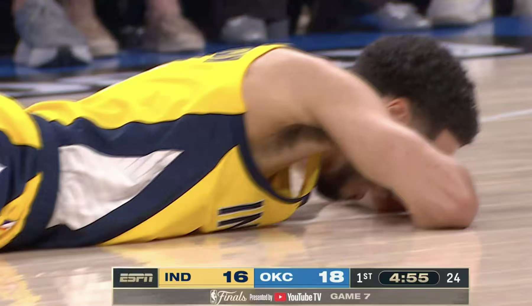 爱游戏app下载-长时间比赛导致球员疲劳，状态下滑