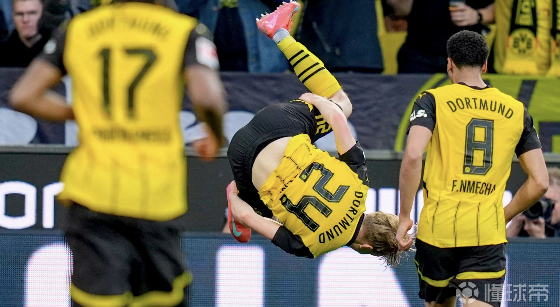 多特蒙德队主帅频频调整阵容，图谋胜利之道的简单介绍