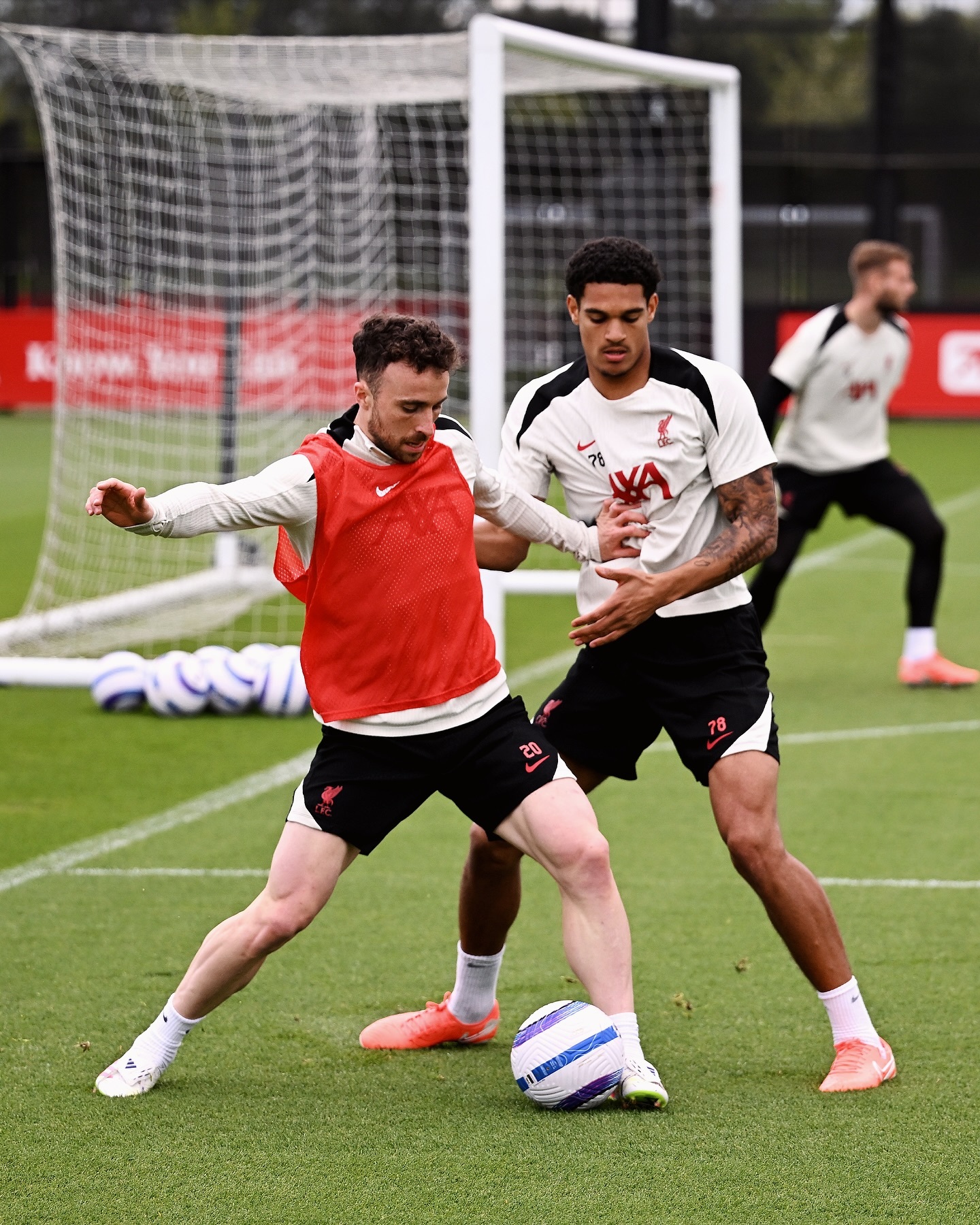 关于利物浦对手阿森纳：展现强大实力的信息