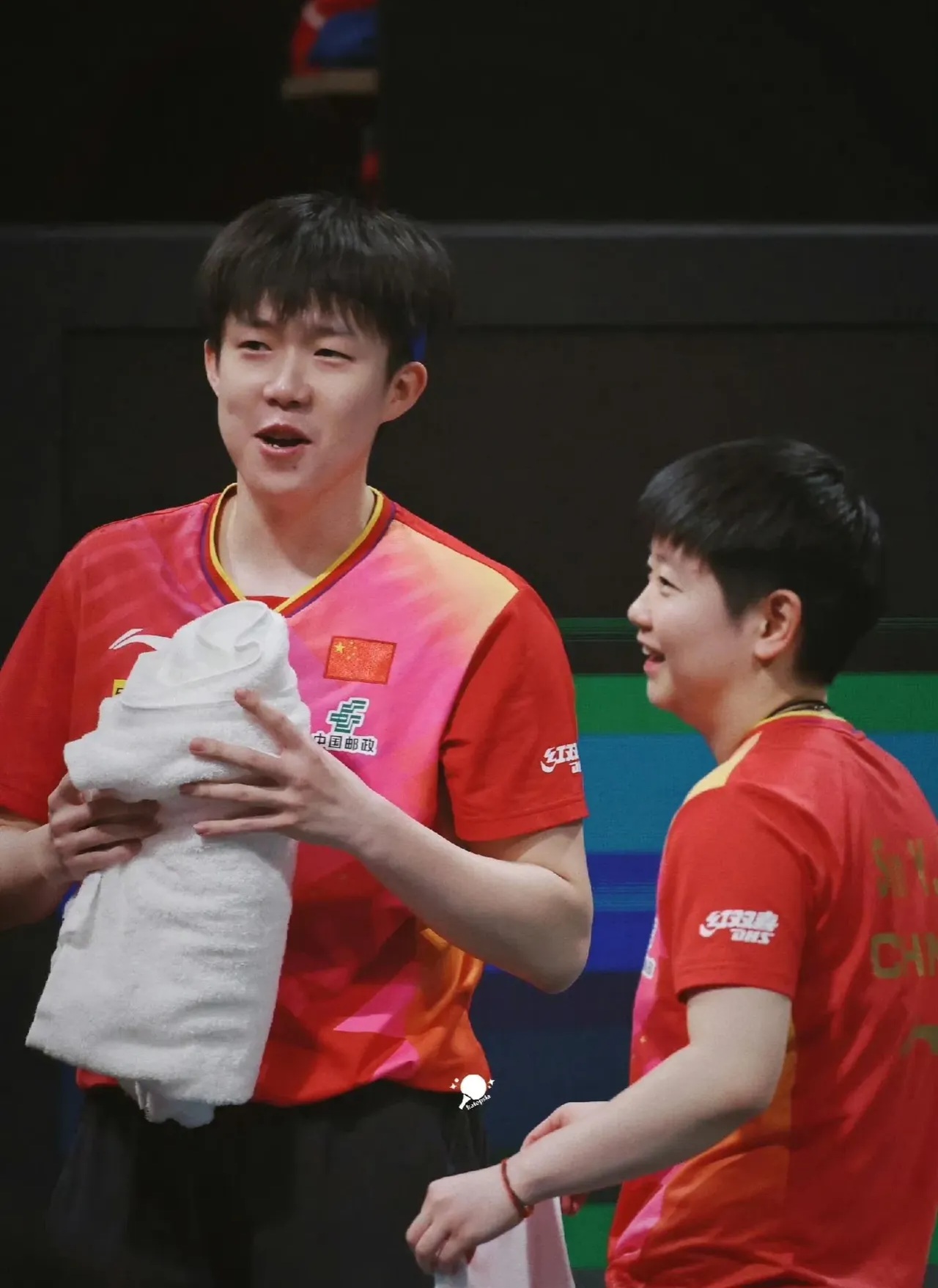 爱游戏体育官网-激动人心的比赛中，队员展现出色表现