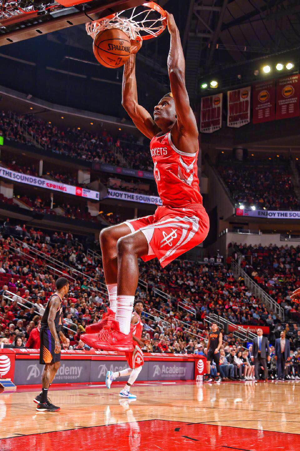 火箭擒下国王，季后赛梦想再现